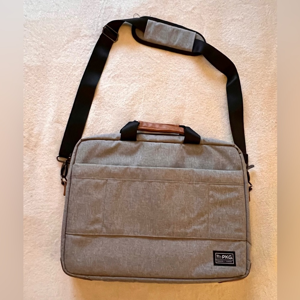Pkg Messenger Bag For Computer. Light Gray- Never… - image 3